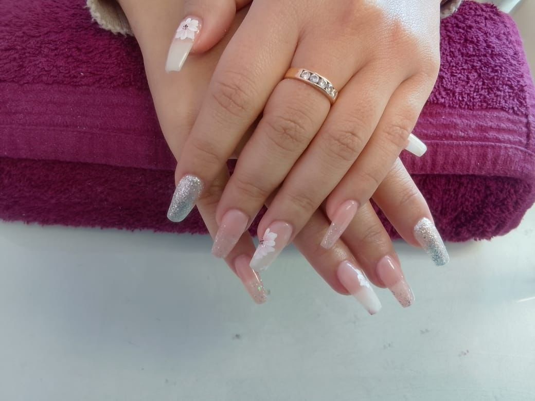 by Glen Salon in Benoni